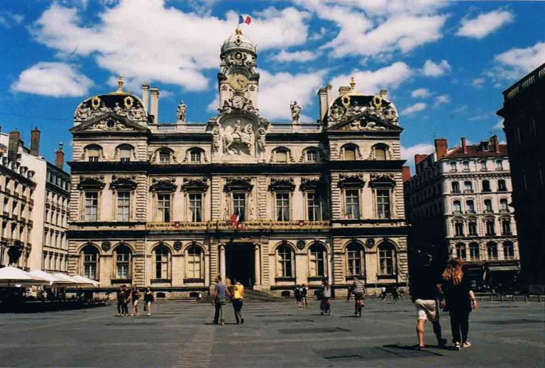 Frankreich VI: In den Straßen von Lyon. - Süd Ost Welt